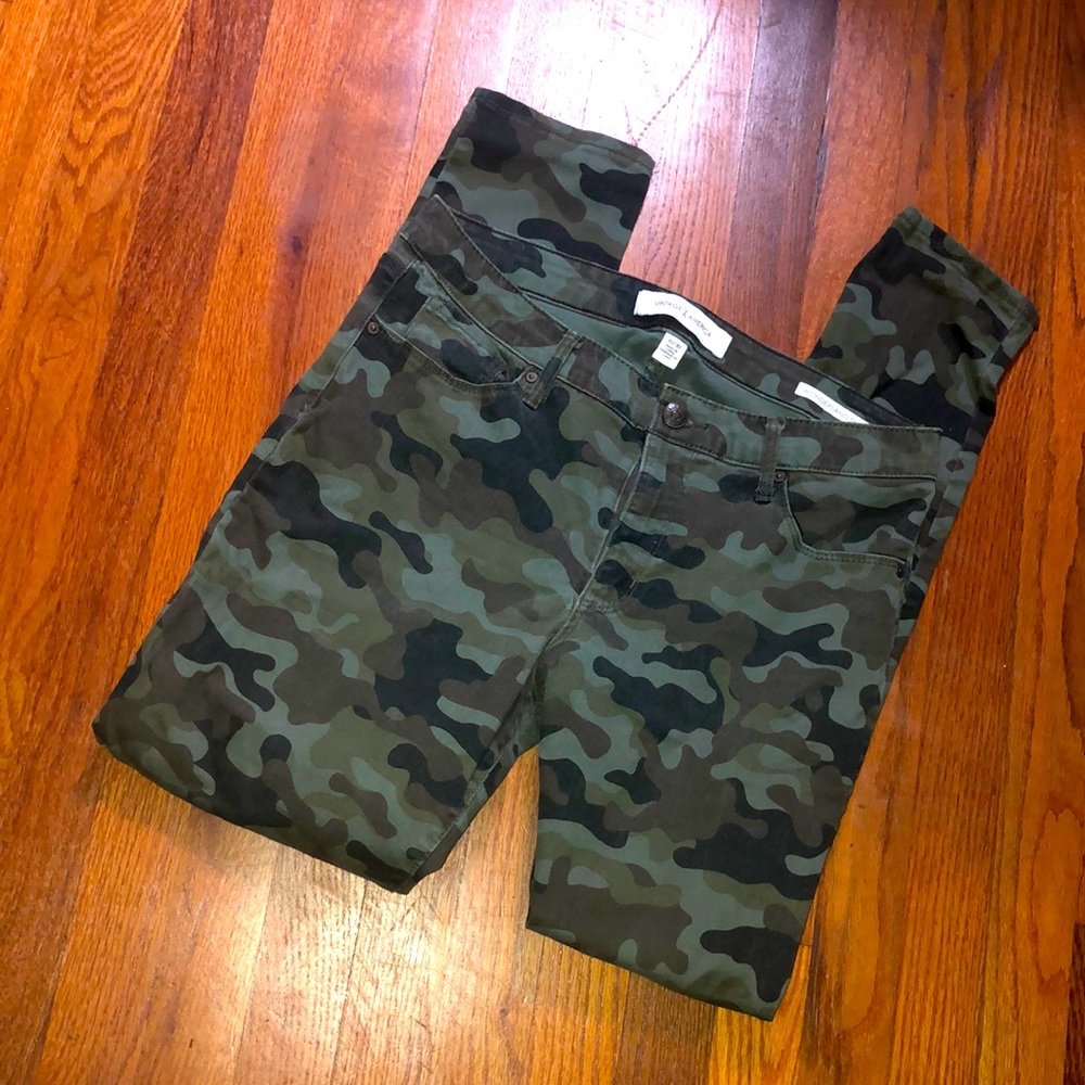 Vintage X America Camo Skinny pants